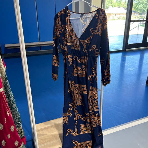 Long Dress - Picture 5 of 8